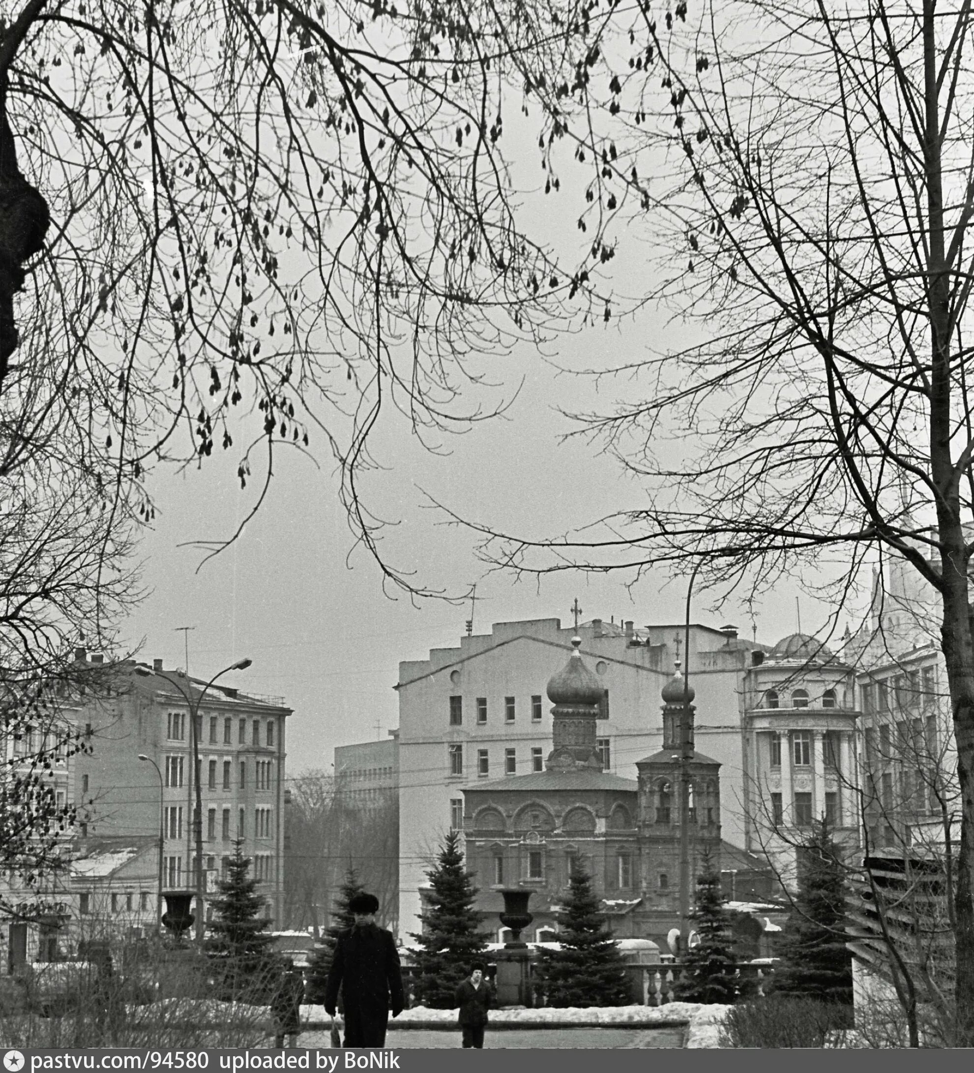 Площадь ногина как называется. Сквер ногина ногинск. площадь ногина москва. памятники на площади ногина. площадь ногина как называется сейчас.