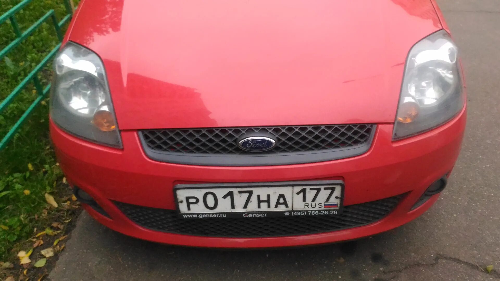 Решетка Ford Fiesta mk5 размер. Черная решетка Фиеста 5. Решетка радиатора Форд Фиеста 2007 без знака. Фиеста 2008 года.