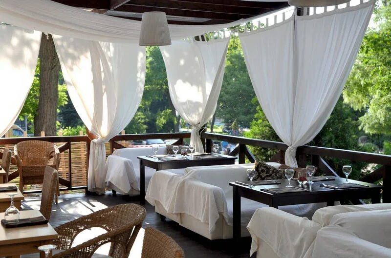 Ля веранда. La veranda ресторан москва. La veranda ресторан. Ля веранда. Натахтари ресторан веранда.