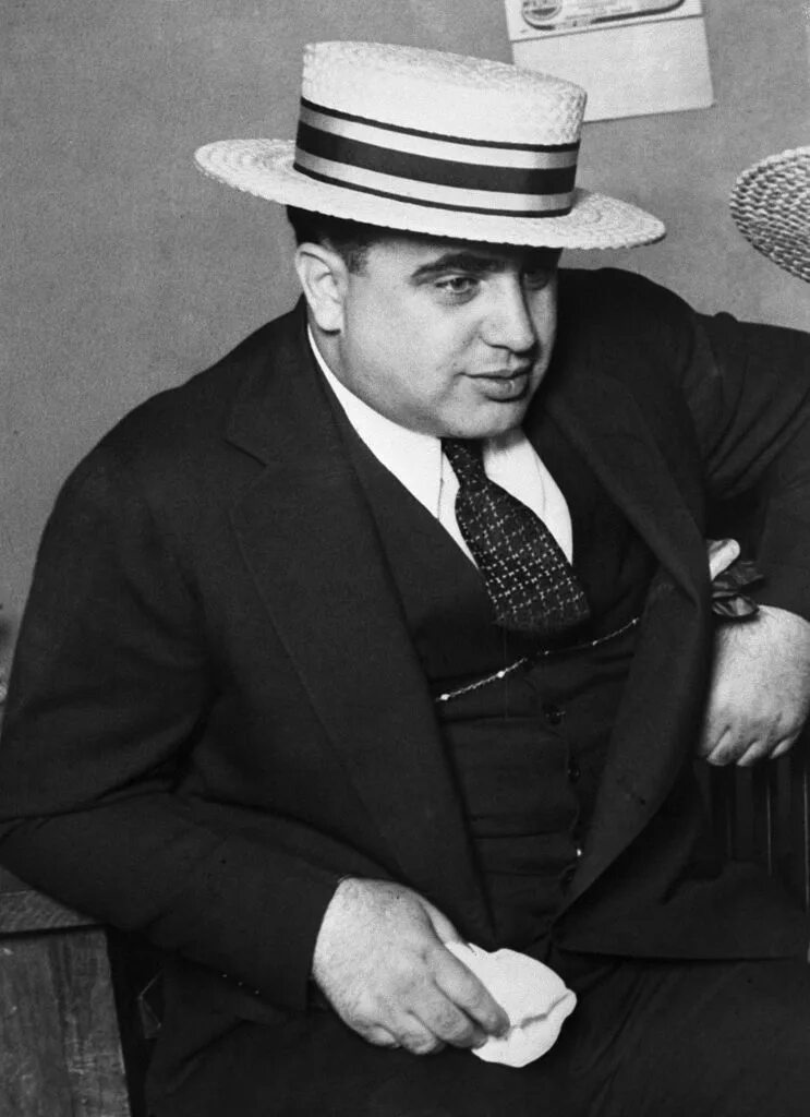 Аль капоне. Alphonse capone. Аль капоне 1947. Аль капоне гангстер. Аль капоне шрам.