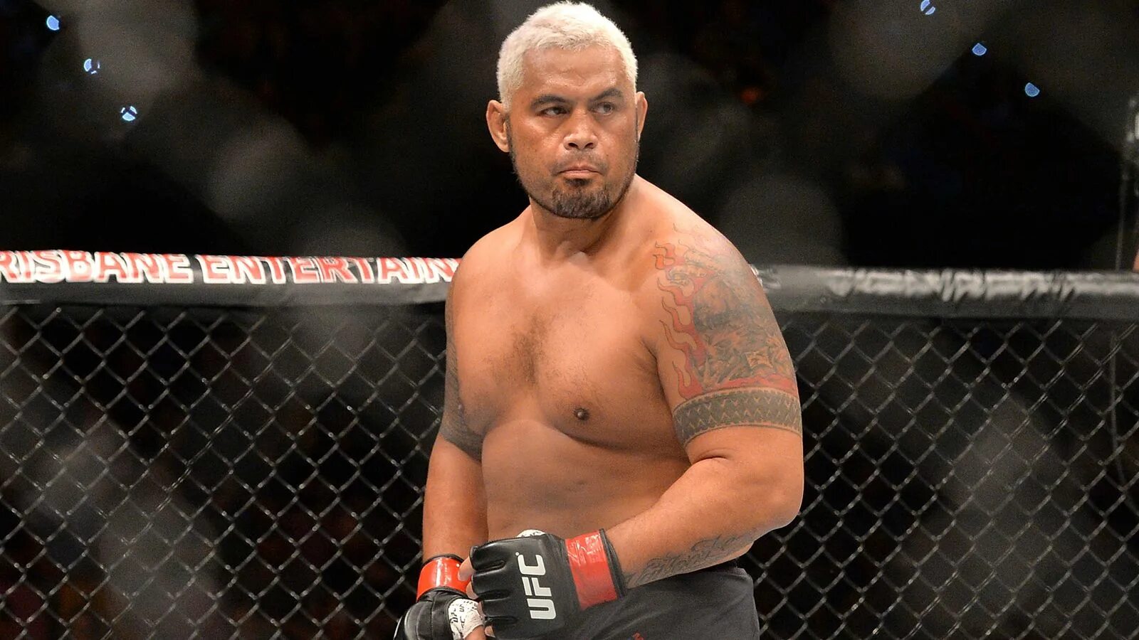 Супер самоанец марк хант. Марка хант. Марк хант боец. Марк хант. Марка хант.