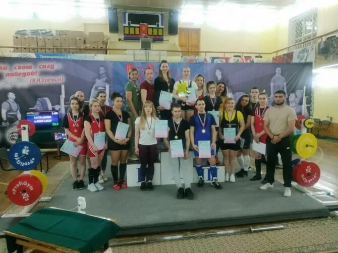 Соревнования по пауэрлифтингу 2024. Powerlifting соревнования. Чайковский соревнования пауэрлифтер. Первые соревнования по пауэрлифтингу. Соломоника, череповец.