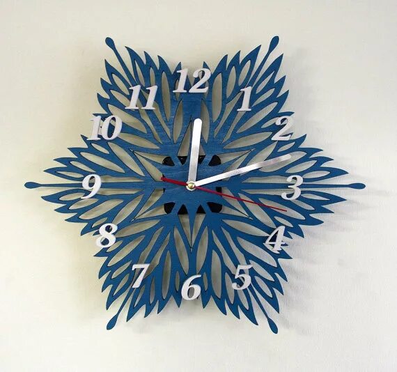 Настенные часы "снежинки". Настенные часы "снежинки". Часы в виде снежинки. Новогодние часы со снежинками. Настенные часы "снежинки".