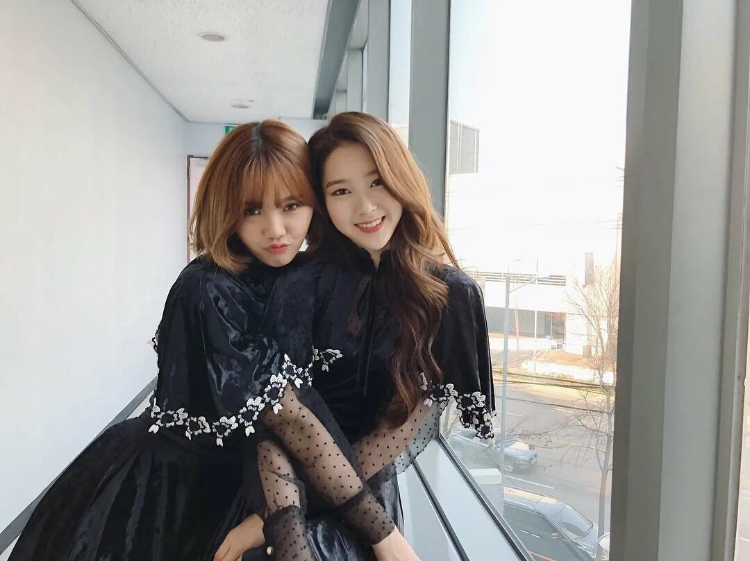 Чан вонён / jang won-young. Что значит пик ми герл. Pick me girl кто это. I'm not like other girls. Pick me girl meme.