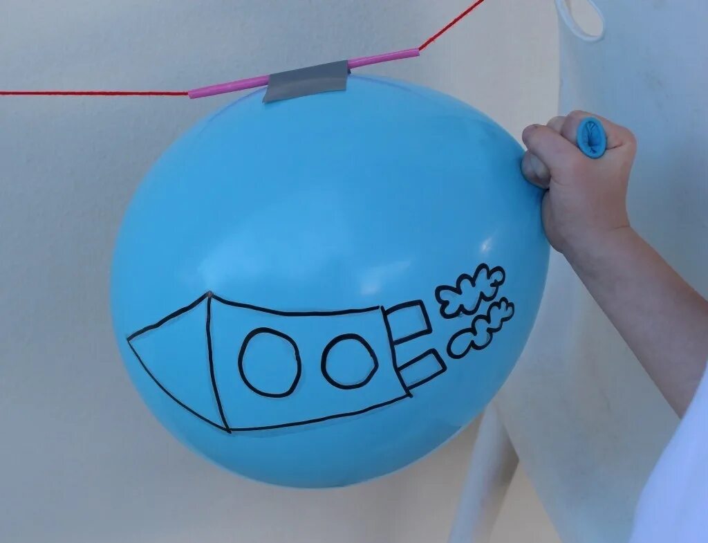 Большой воздушный шар с корзиной. Воздушные шарики надувать. Бумажный воздушный шар. Лопнувший воздушный шарик. Воздушный шар сделан из резины.