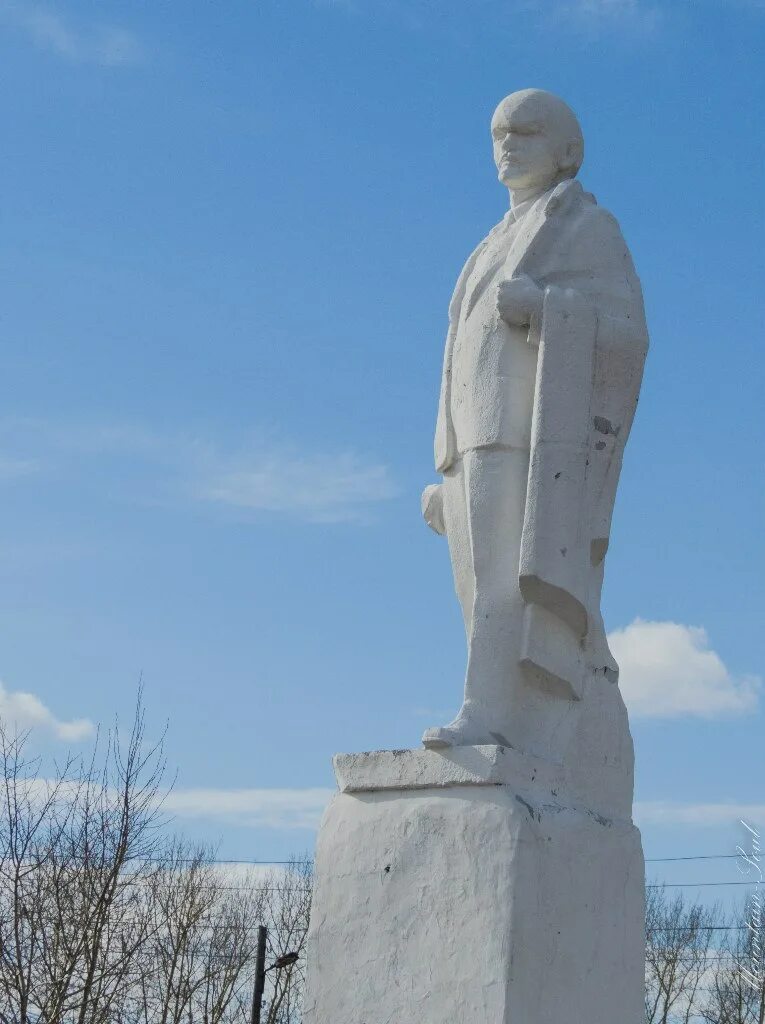 Ирбит ленина. Памятник ленину ирбит 2022. Площадь ленина ирбит. Памятник на площади ленина город ирбит. Памятник на площади ленина город ирбит.