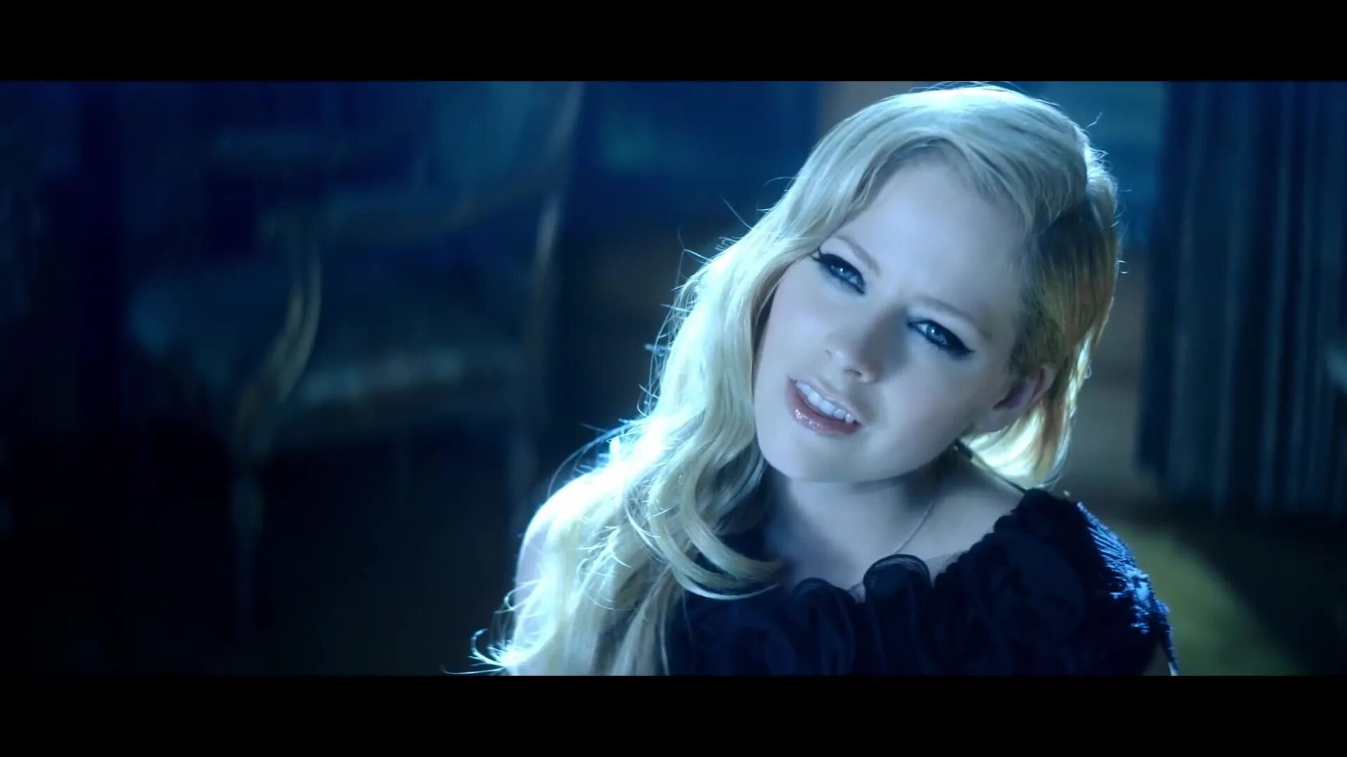 Avril lavigne let me go. Аврил лавин. аврил let go клип. аврил лавин 1998.