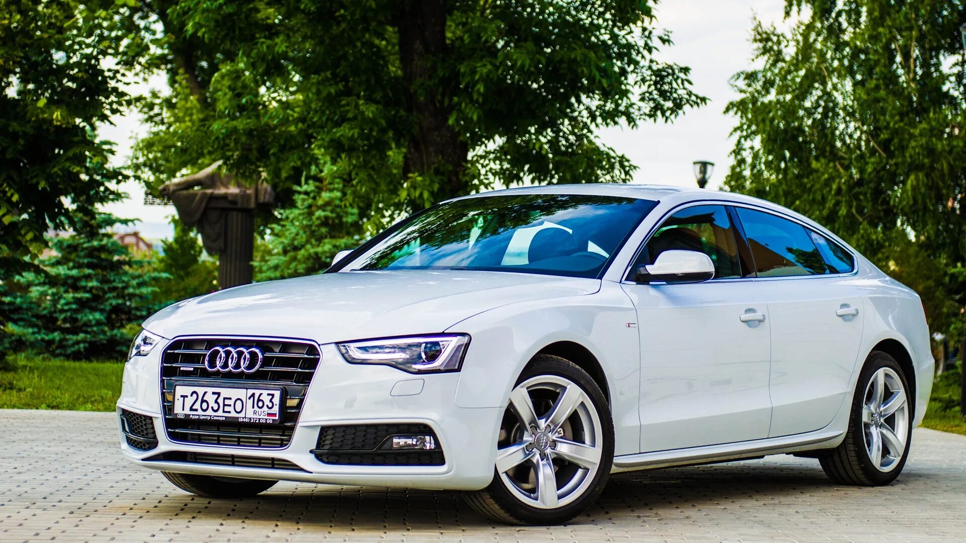 Ауди 5 год выпуска. Audi a5 Sportback 2015. Ауди а5 белая. Ауди а5 четырехдверная. Audi a5 Sportback белая.