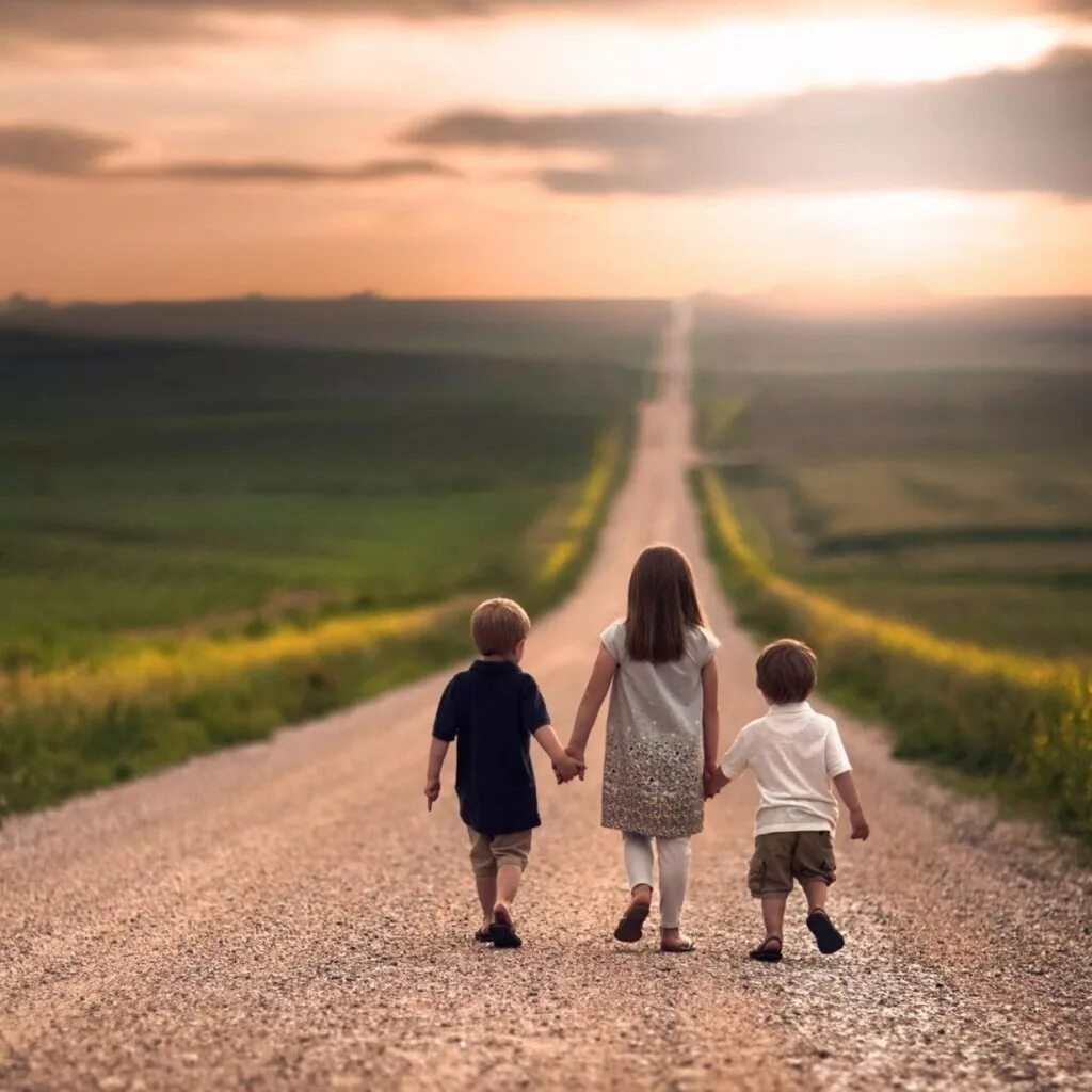 Детская дорога добра. Дорога в светлое будущее. Дорога к счастью. Дороги для детей. Жизненный путь.