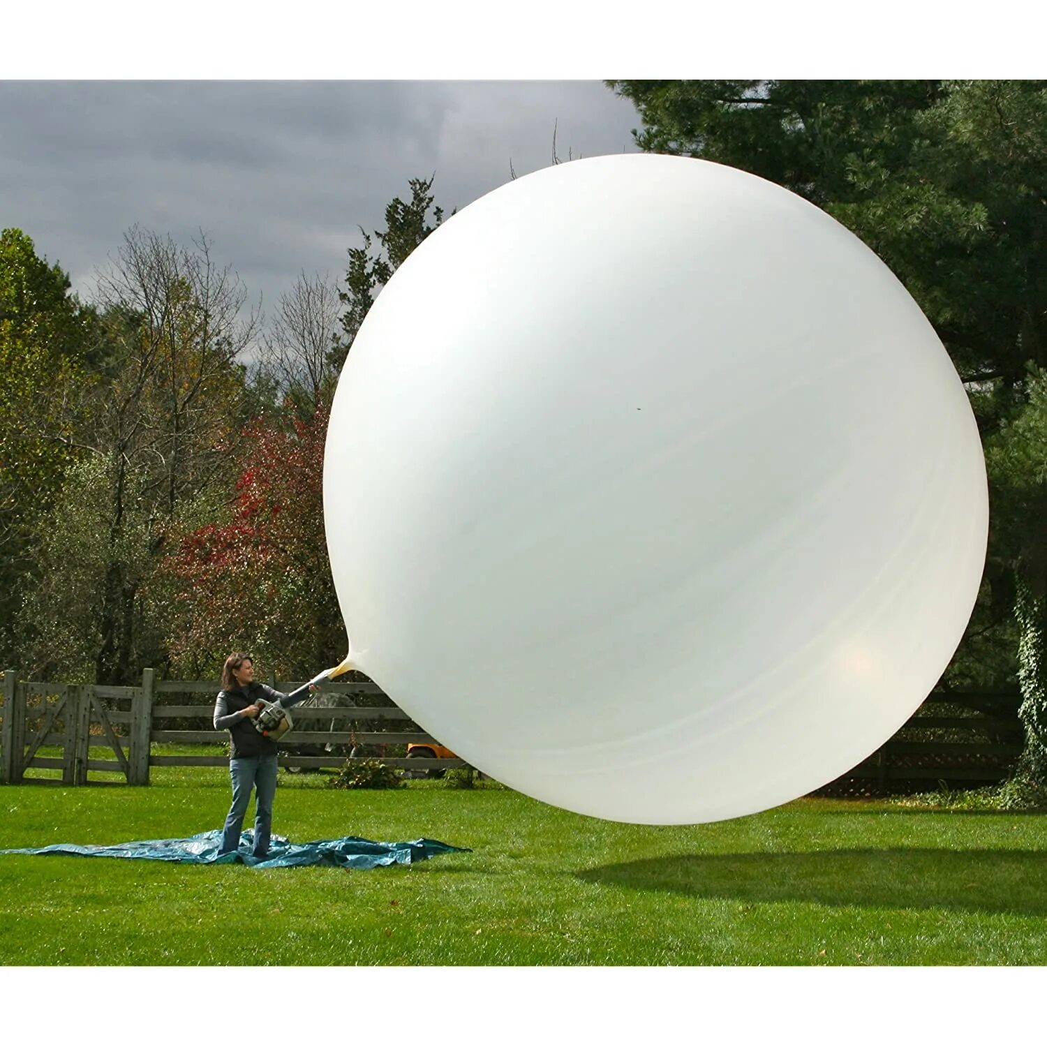 Включи большие шары. Огромные надувные шары. Огромный шар. Самый большой шарик. Гигантский воздушный шар.