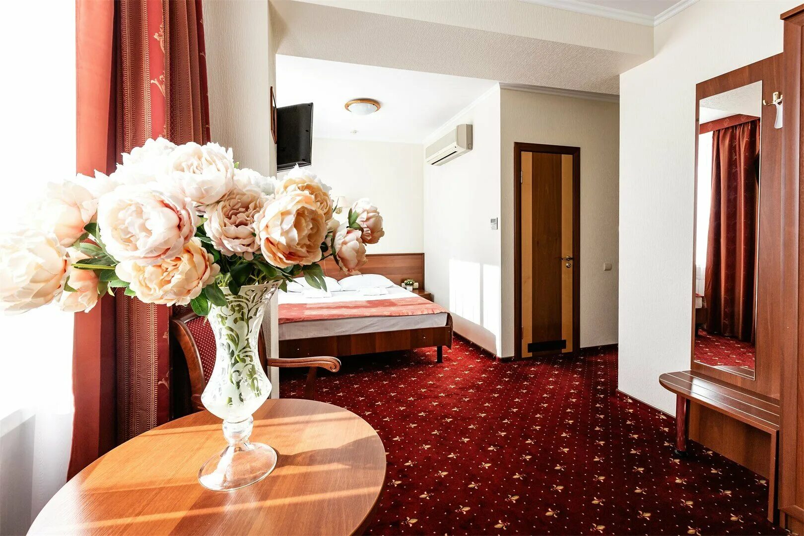 отель мартон дона варфоломеева. ростов на дону снять номер в гостинице. премьер просп. ростов на дону снять номер в гостинице. в ростове жить мини отель.