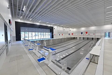 Нескольких центров один из