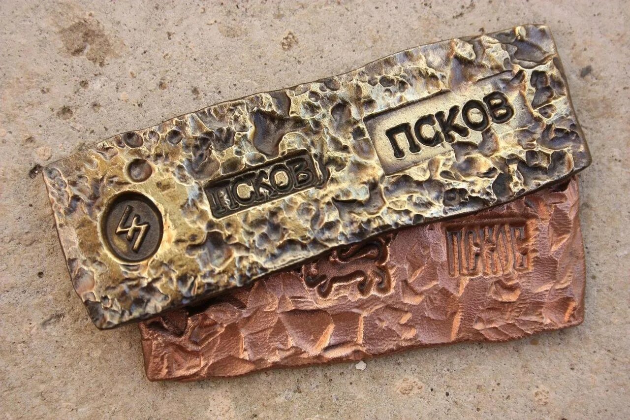 Коррозия бронзы. Белая патина для меди. Старение бронзы. Латунь лажмц 66-4-3. Лакированная краска на металле\.