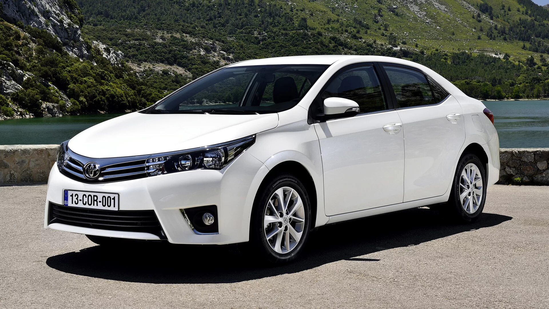 Toyota corolla 2014 белая. Тойота королла 2013 серая. Toyota corolla седан 2014. Toyota corolla e180. 0 toyota corolla.