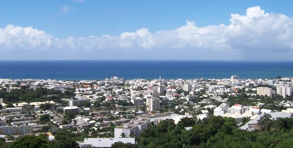 Реюньон остров столица. Реюньон остров столица. La réunion франция. Реюньон сен дени фото. Реюньон столица сен-дени.