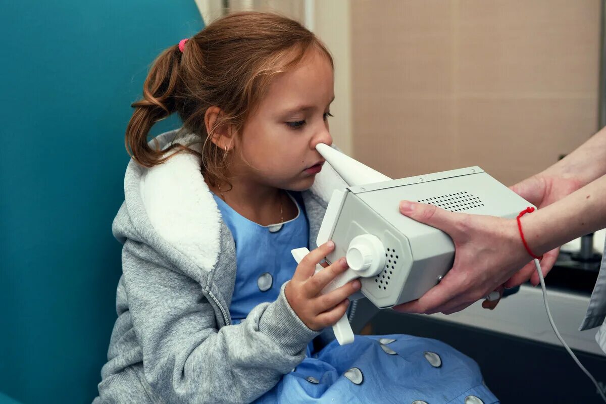 Облучатель оуфк-01м. Облучатель ультрафиолетовый кварцевый оуфк-09-1. Оуфд-01 солнышко облучатель ультрафиолетовый кварцевый. Солнышко ультрафиолетовый облучатель оуфк-01. Лечение аппаратом солнышко детей.