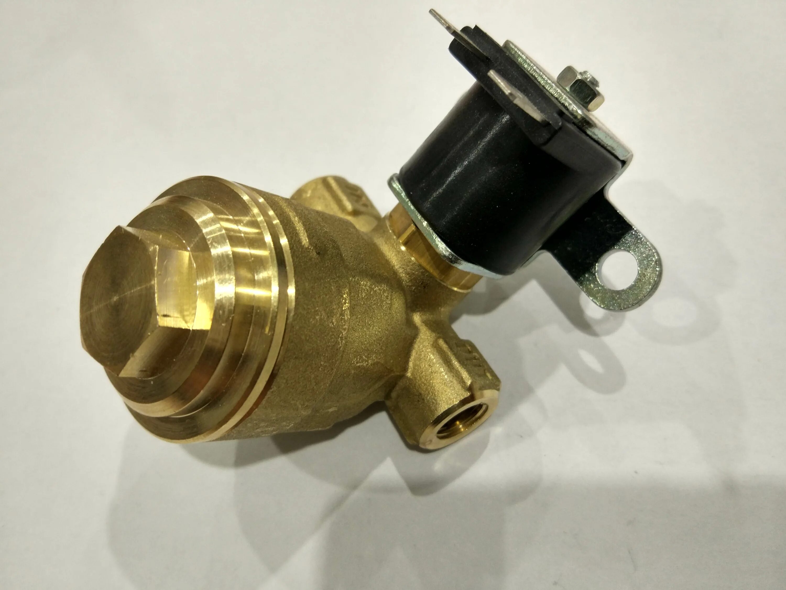 клапан гбо 4 поколения lovato. клапан гбо 4 поколения lovato. мультиклапан на гбо 4 lovato. гбо зенит 2005. электроклапан адсорбер гбо 4 поколения.