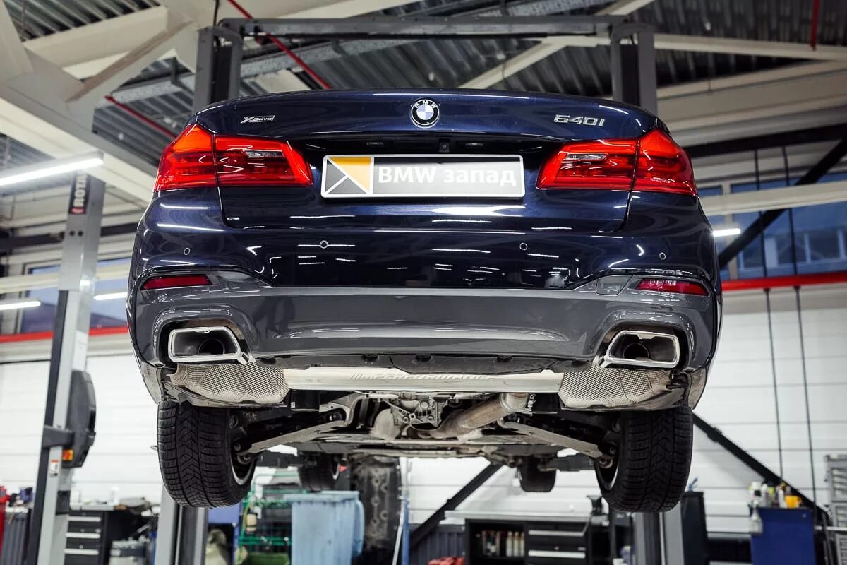 Выхлоп performance. Выхлопная система на g30 bmw. выхлоп bmw 540 g30. bmw m performance выхлоп. перфоманс выхлоп bmw g30.