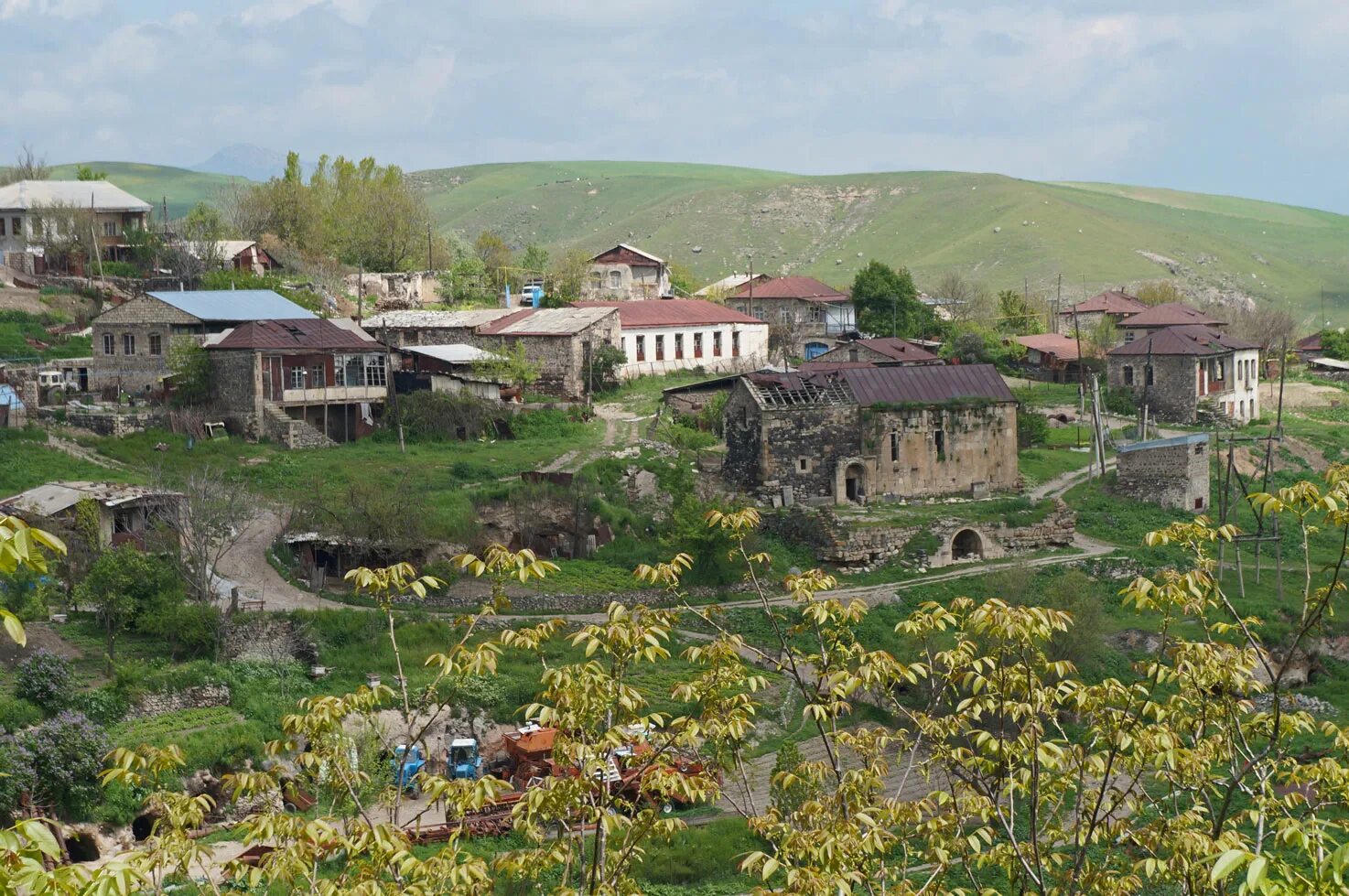 Сел арм. Село Арени Армения. Село Мецаван Армения. Село Арчут Армения. Деревня Арени в Армении.