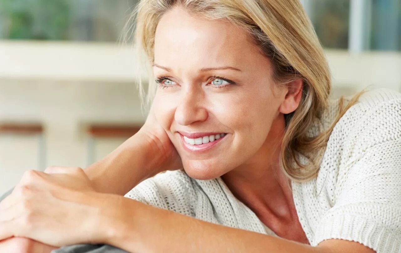 климаксы у женщин возраст. менопауза у женщины 45. менопауза-симптомы. симптомы менопаузы у женщин. приливы при климаксе симптомы.