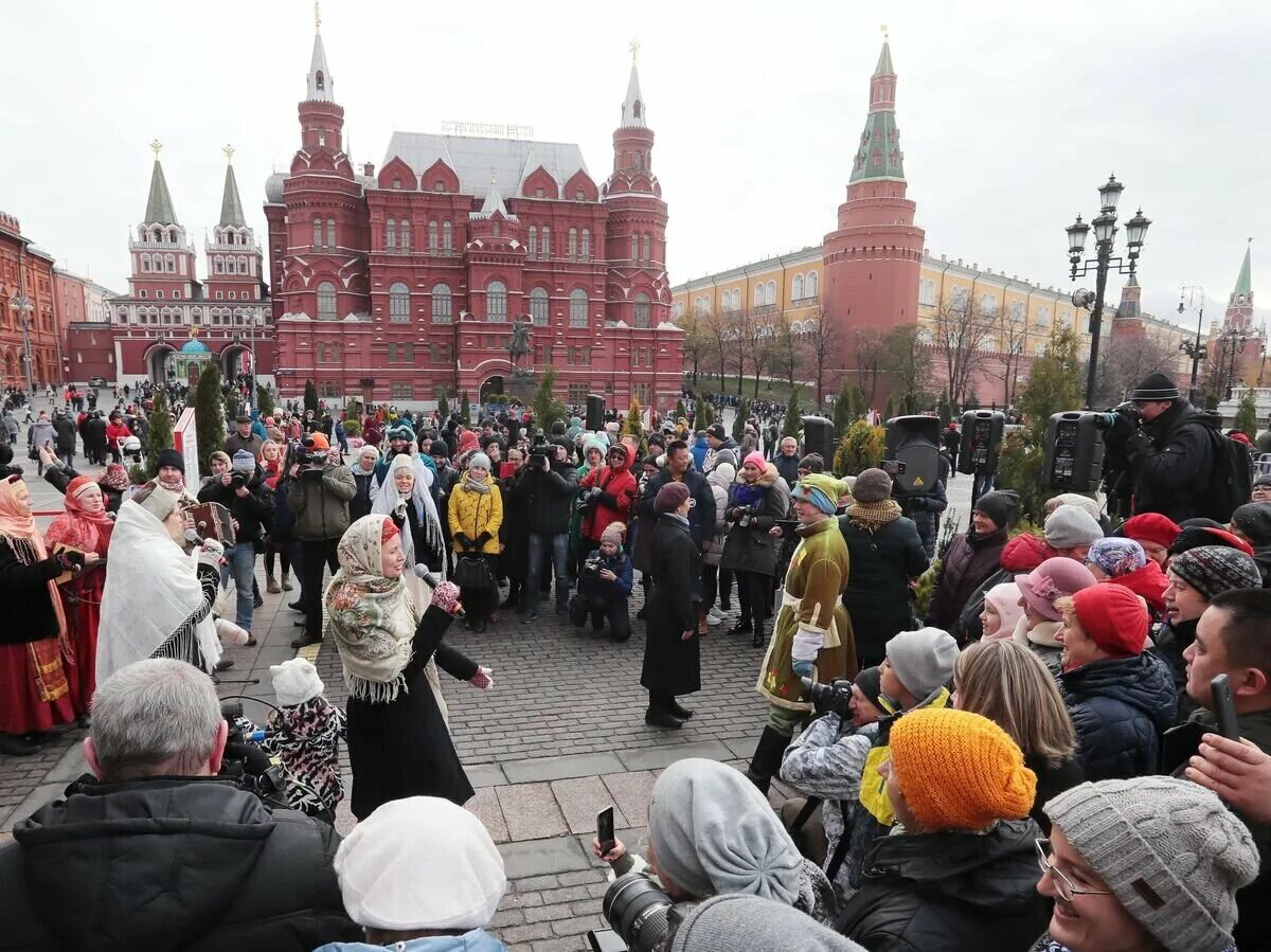 Мероприятия события сегодня. Москва праздник народного единства. Красная площадь праздник. День народного единства в Москве. Отмечание праздников России.