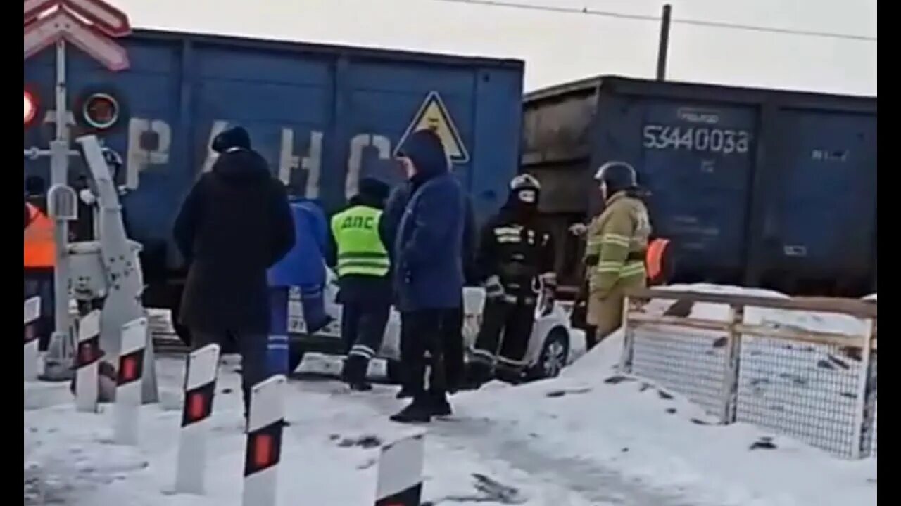 Железнодорожный переезд в Челябинской. ДТП на переезде Челябинск Чурилово. ЖД переезды Челябинской. ЖД переезд Челябинск Чурилово.