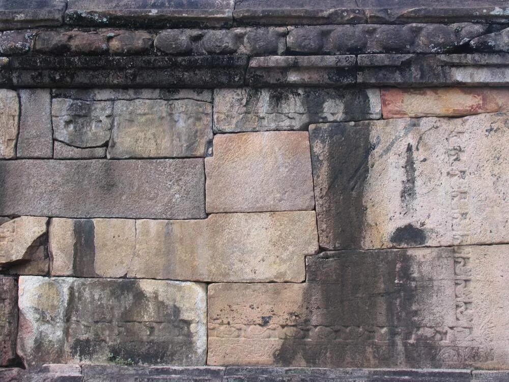 старинная каменная кладка. кладка мрамора в мако пикччо. мегалитическая кладка мачу пикчу. полигональная кладка перу саксайуаман. стена сложена.