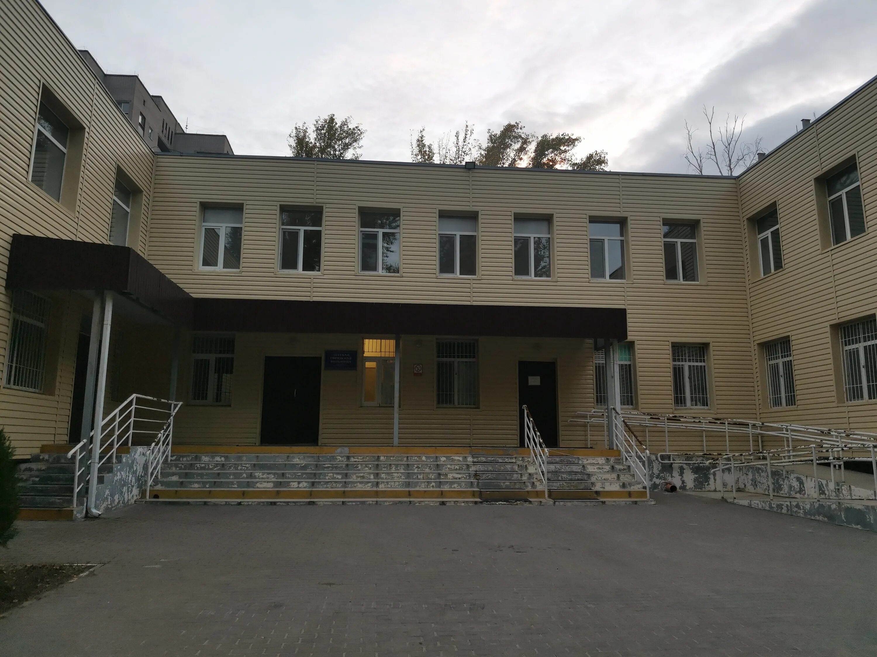 4 отделение инфекционной больницы. 4 отделение инфекционной больницы. Бокс в больнице. Боксы в инфекционной больнице. Палаты в инфекционном отделении.