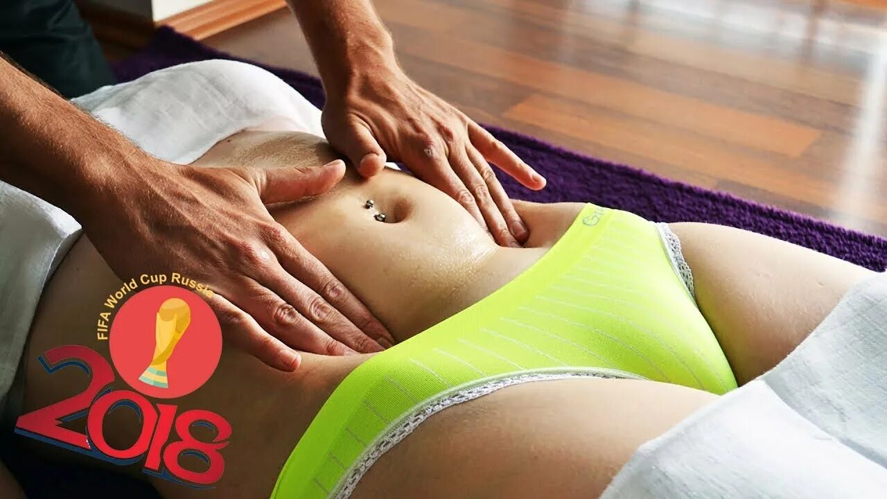 Целует живот. Девушка гладит живот. Ласки руками. Поцелуй в животик. Мужчина нежно обнимает женщину.