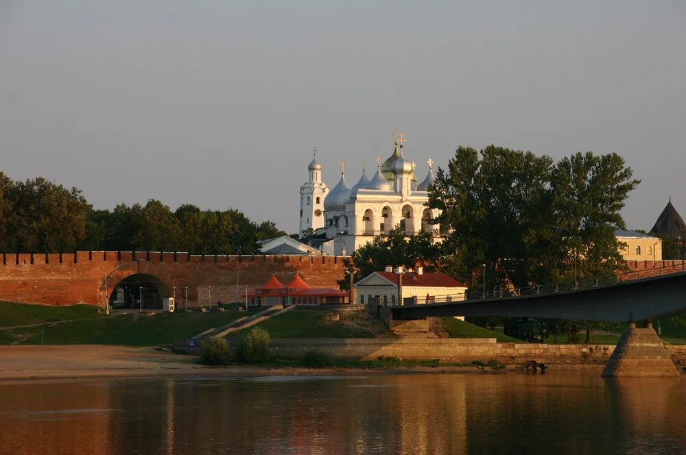 М новгород. Великий Новгород Кремль парк. 2. Великий Новгород. Великий Новгород 2009 год. Центральный райр=он Великого Новгорода.