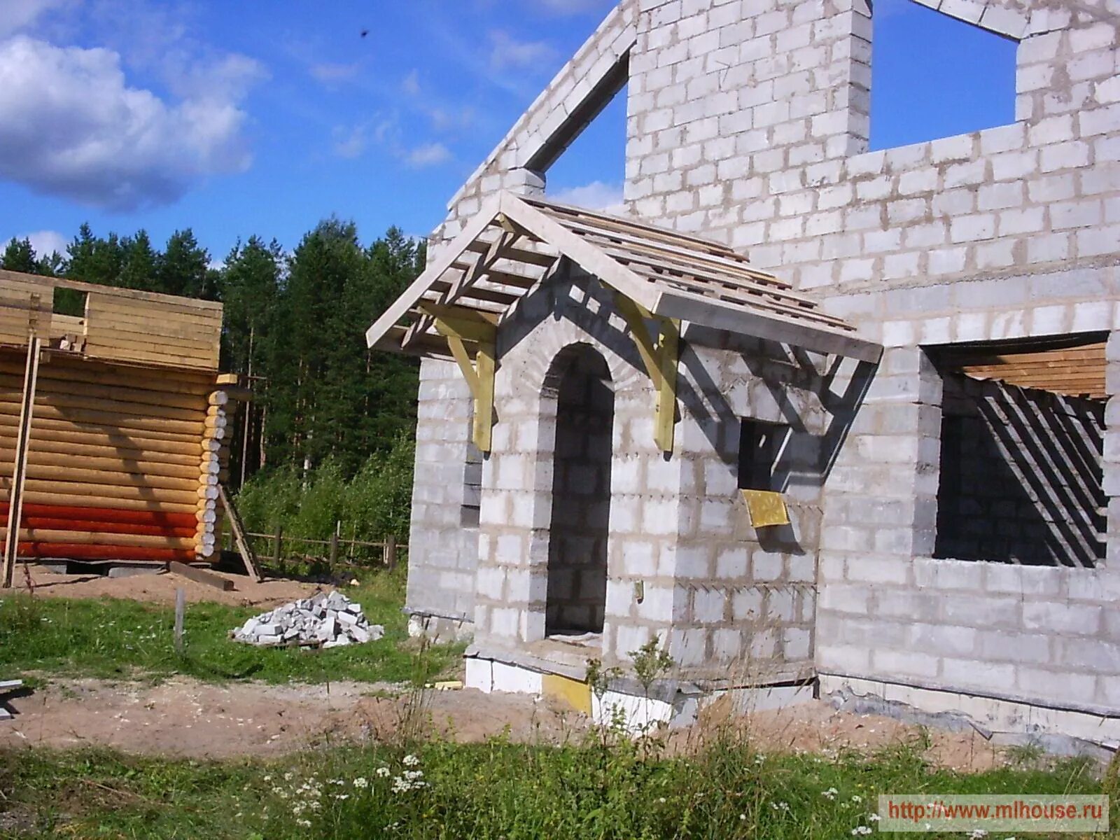 Веранда из пеноблоков. Пристрой к дому из блоков. Веранда из газобетона. Пристройка к дому из газоблока. Пристройка из блоков.