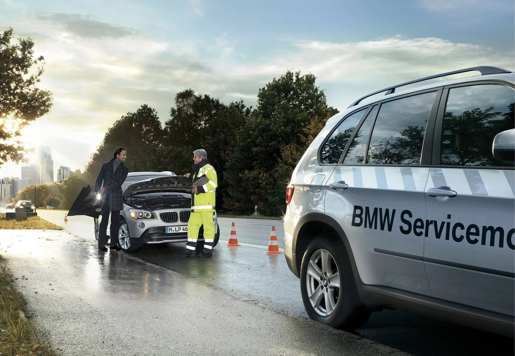 BMW Roadside assistance. Роад Ассистанс БМВ. Техпомощь на дороге. Машина помощь на дороге.