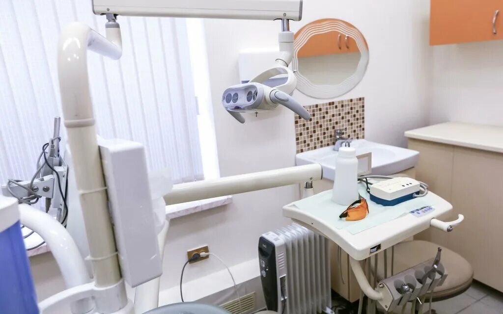 центр имплантологии ярославль чехова. стоматологическая клиника на свободе ярославль. сотрудники клиники интан. ярославское шоссе 55 корпус 1. стоматология в путь на усиевича.