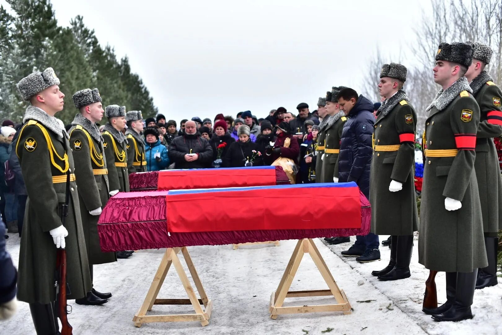 Погребение участника сво. Вагнер Вологда. Похороны военнослужащего.