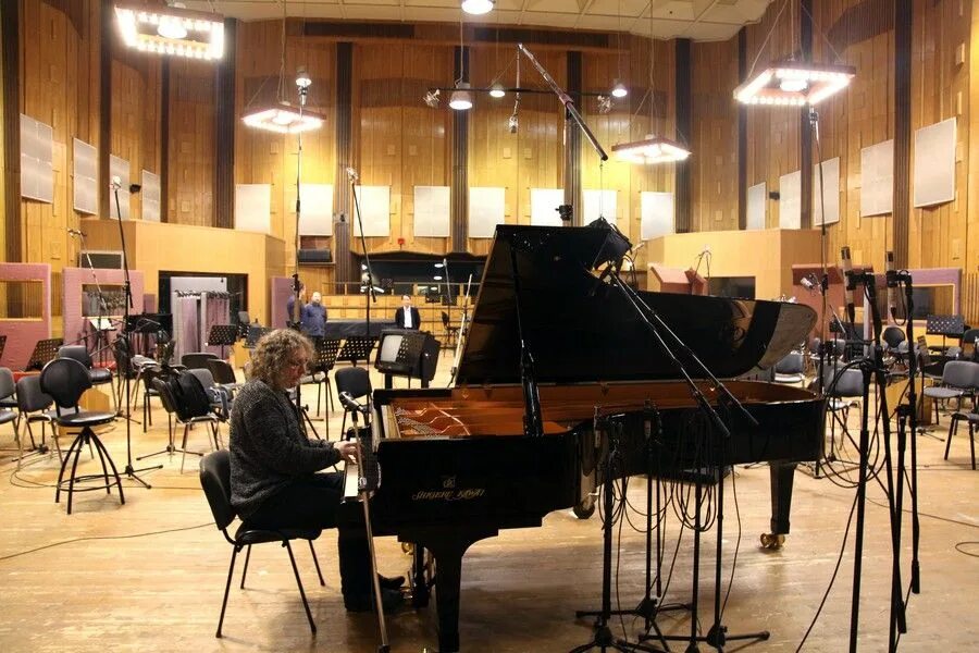 Запись рояля. Музыкальный зал с роялем. Запись фортепиано. Подзвучка рояля. Запись рояля.