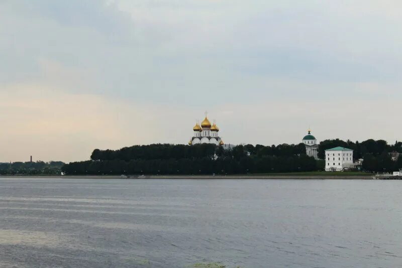 Пляжи в ярославле на волге. Сабельницы ярославль пляж. Тверицкий пляж ярославль поселок. Ярославль пляж которосль. Тверицкий пляж ярославль.