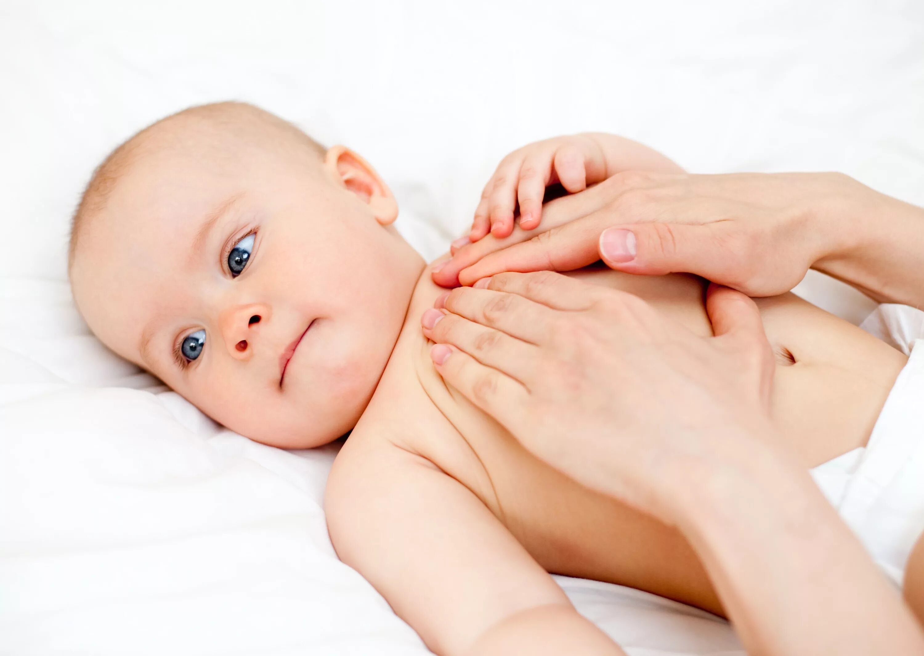 Baby massage. Детский массаж. Массаж детям. Масса ребенка. Массаж новорожденному.