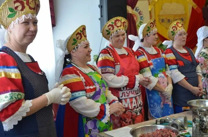 Пельмени на ярмарке. Пельменный фестиваль. Фестиваль пельменей свирск. Фестиваль вареников. Пельменный фестиваль ижевск 2023.