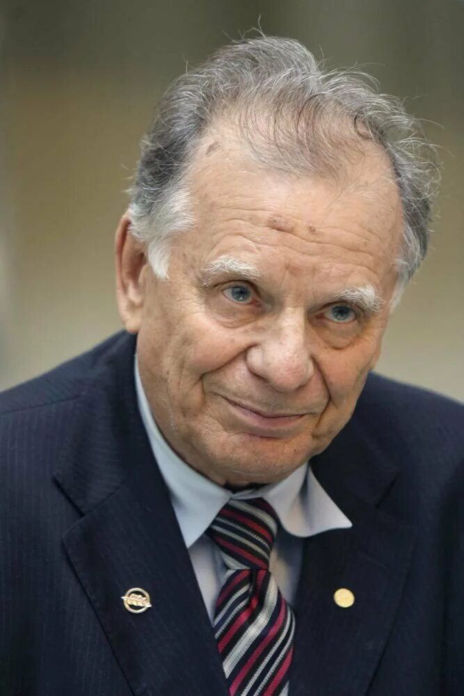 Жорес алферов за что получил нобелевскую премию. Алфёров жорес иванович. жоре́с ива́нович алфёров (1930-2019). жорес иванович алферов (2000 – физика). портрет жорес иванович алферов.