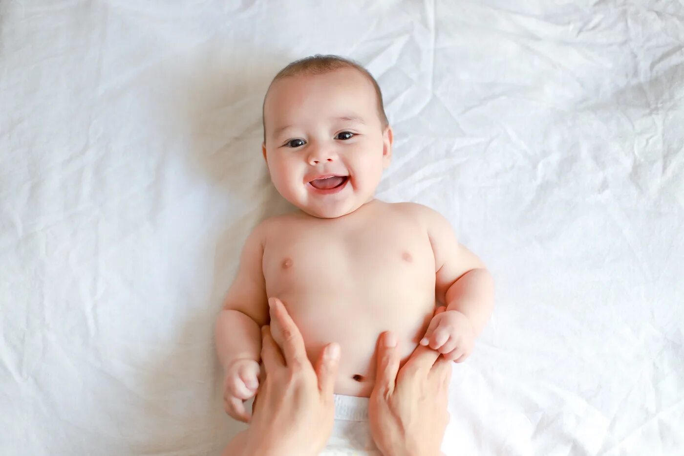 Пуп 3. Очаровательный младенец. Обновление кожи у новорожденного животик.