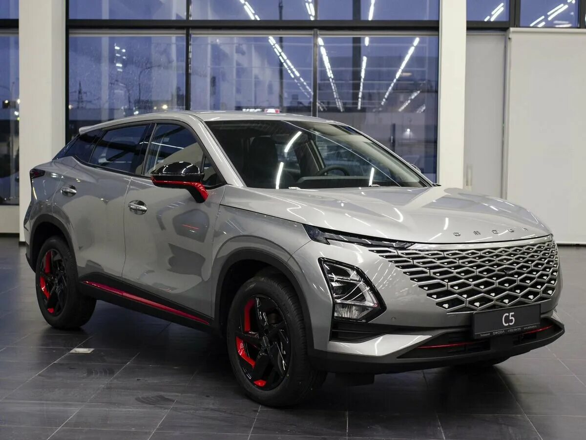 Omoda c5 робот. Omoda c5 2025. omoda c5 1.5 cvt, 2025. омода джип 2025. омода полный привод 2025.
