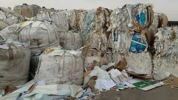 белый мусор в сша. белые отходы. белые отходы. полистирол отходы производства. мешки строительные белые.