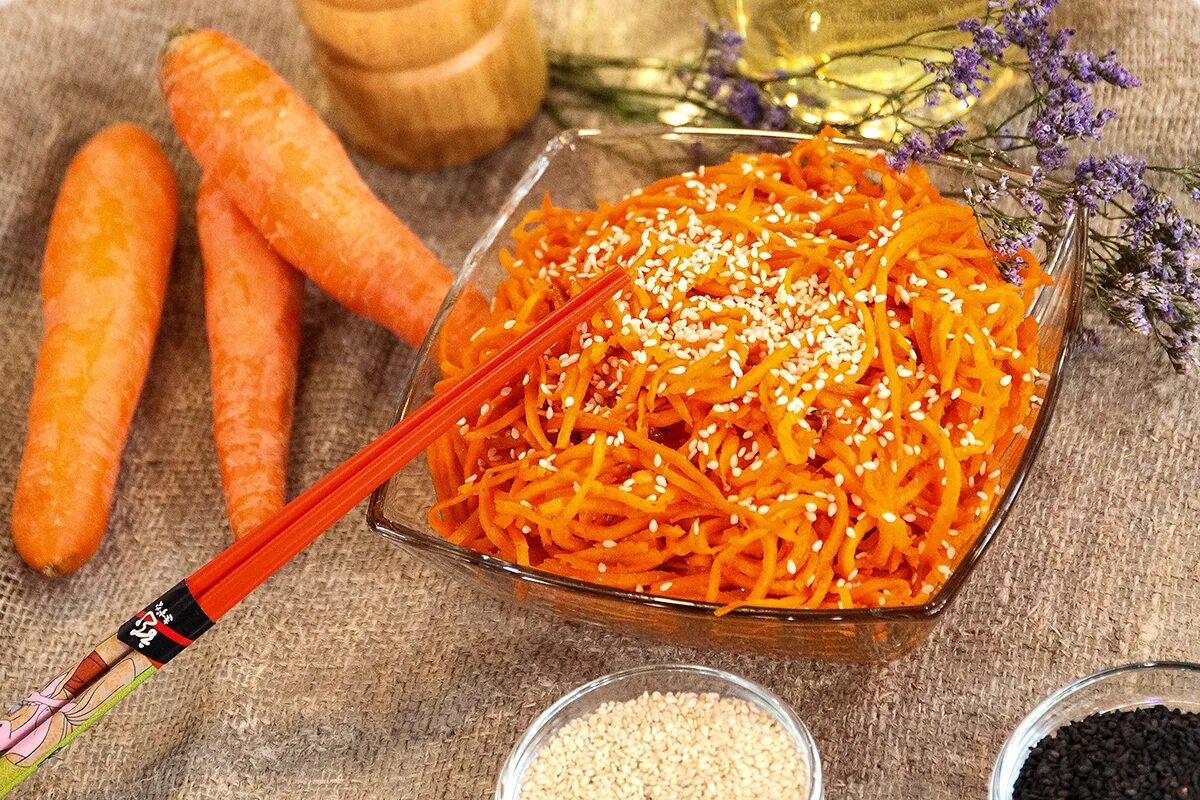 Как вкусно приготовить морковь. Экспертиза моркови. Морковь по-корейски в супермаркете. Как приготовить морковь по-корейски в домашних условиях. Морковка по корейски в супермаркете.