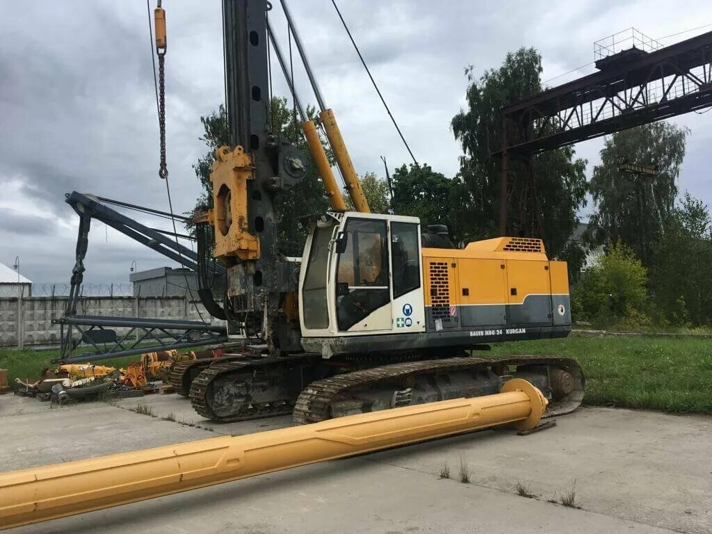 Вибропогружатель muller ms 100 hhf. Буровая 24/1 саратов. Bauer bg24. Буровая машина bauer bg 24h. Бауэр 24 буровая.