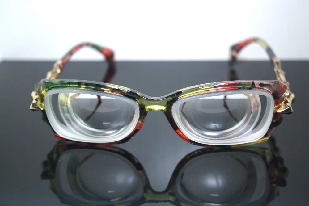 Нужно купить очки. Астигматические очки - 3,75. Очки с астигматическими линзами. Цилиндрические линзы для очков. Сложные очки.