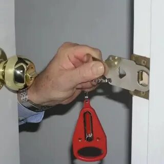 Как заблокировать дверь