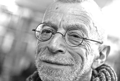 Принцип чтения.Лев Рубинштейн: "Стихи лучше воспринимать на слух, а не читать" -