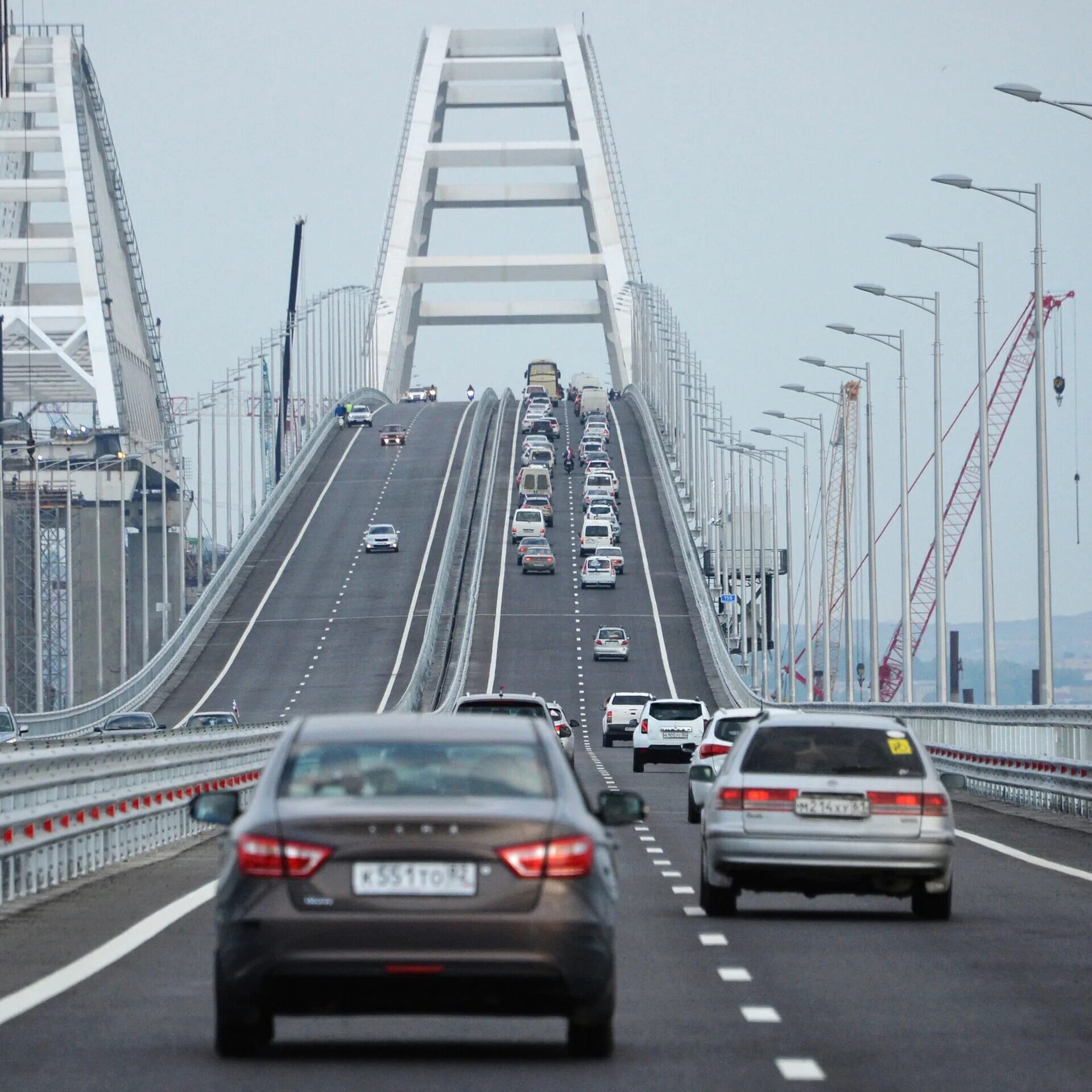 Открыт проезд по мосту. Крымский мост 2025. крымский мост открытие движения. хуснуллин крымский мост. киев крымский мост.