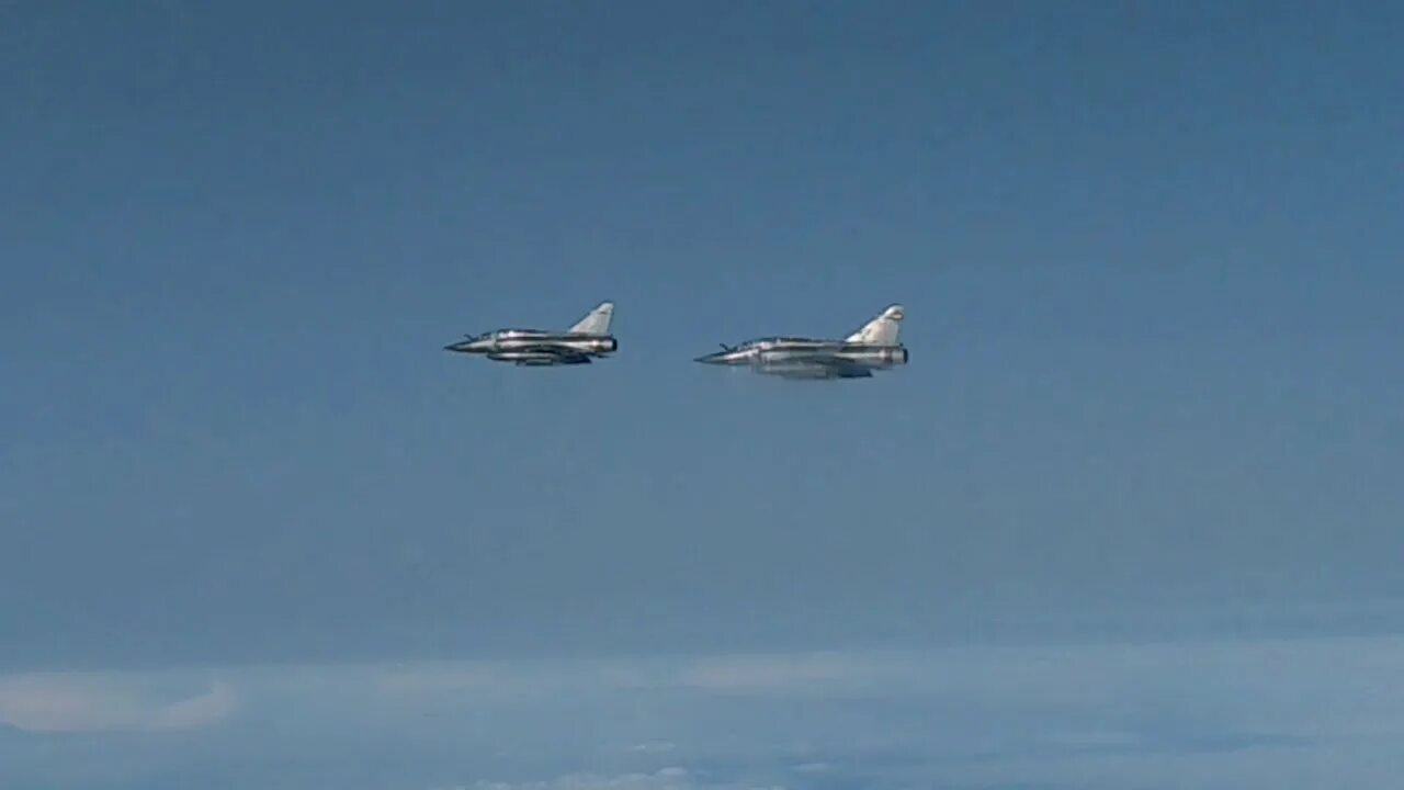 Су 24 дональда кука. Черное море самолет сша. Самолет сша в черном море. Самолеты нато над черным морем. Неопознанный самолет.