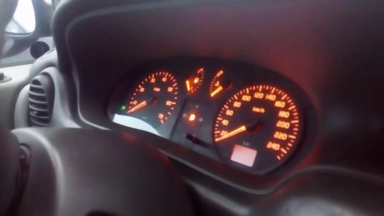 Панель рено сценик 1. Панель приборов рено сценик 1. панель приборов рено меган сценик 1. панель приборов рено меган 2. приборка рино логан 1 ресталинга.